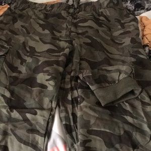 Camouflage joggers NEVER WORN